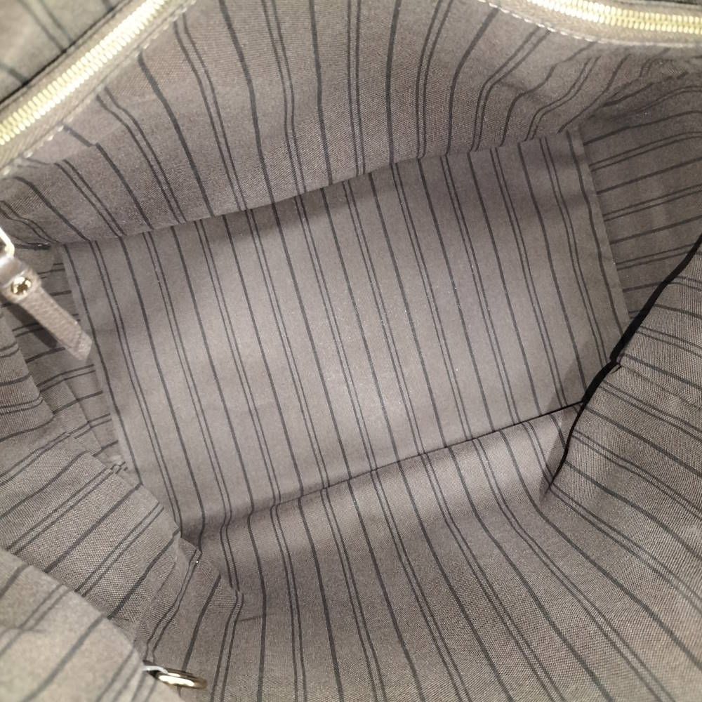 Louis Vuitton Luminous PM 2-Way Tote Monogram Empreinte — view 9
