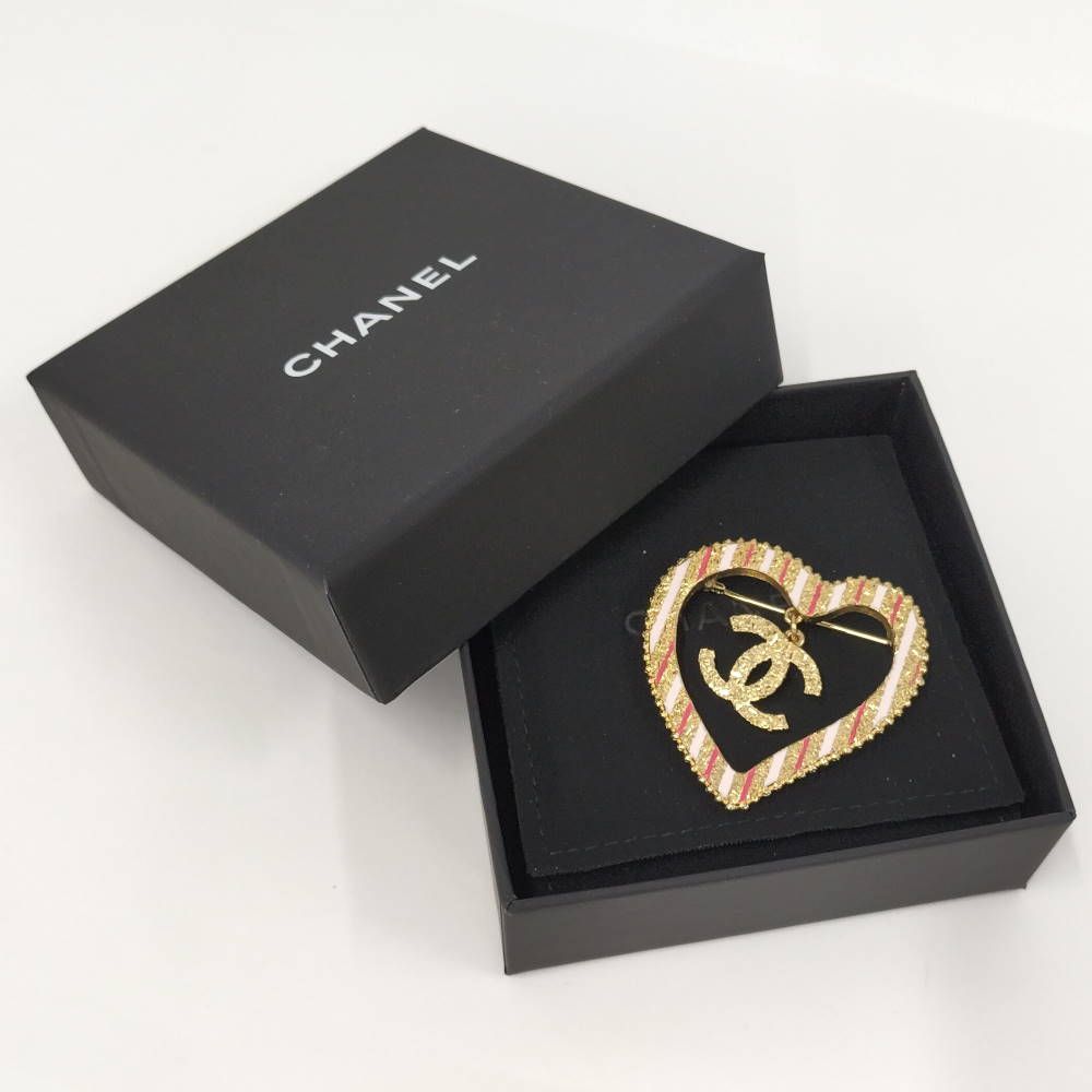 Chanel Heart Brooch CC Logo Rhinestone Gold Plated — view 7