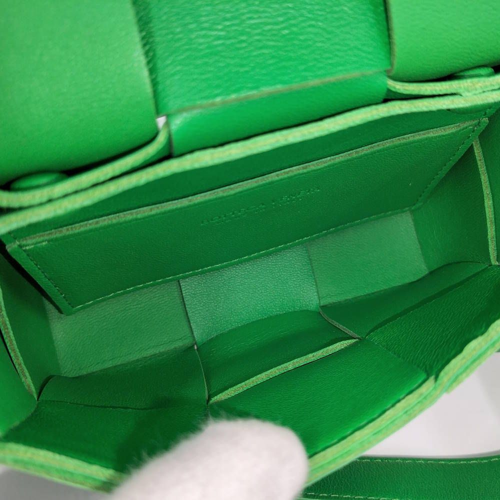 Bottega Veneta Shoulder Bag Candy Cassette Intrecciato Leather Green — view 9