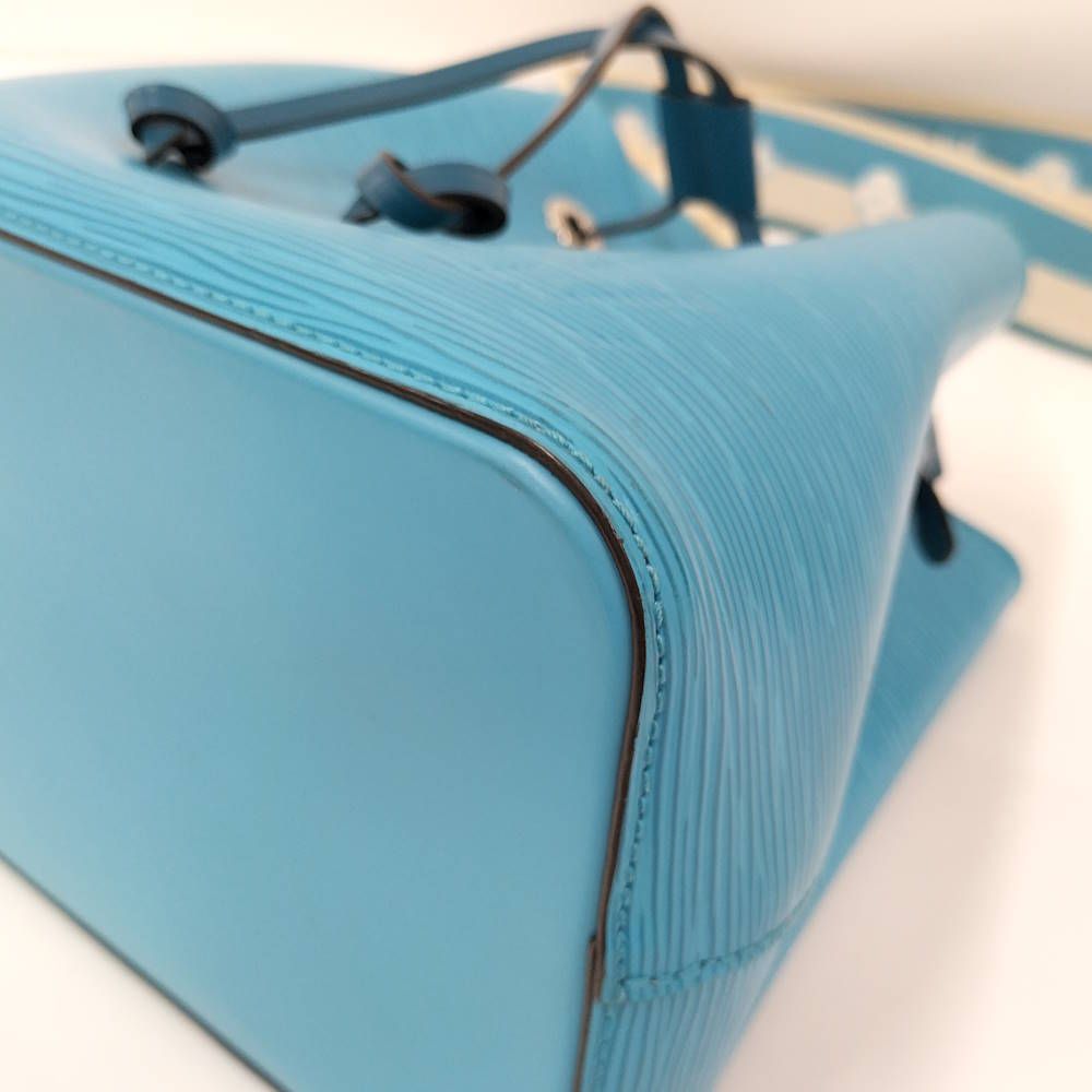 Louis Vuitton 2-Way Shoulder Bag Neo Noe BB Epi Turquoise Blue — view 3