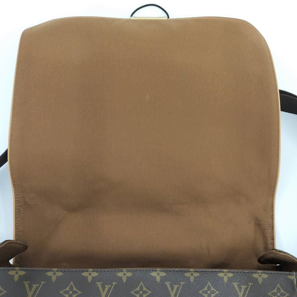Louis Vuitton Aves Messenger Bag Monogram — view 7