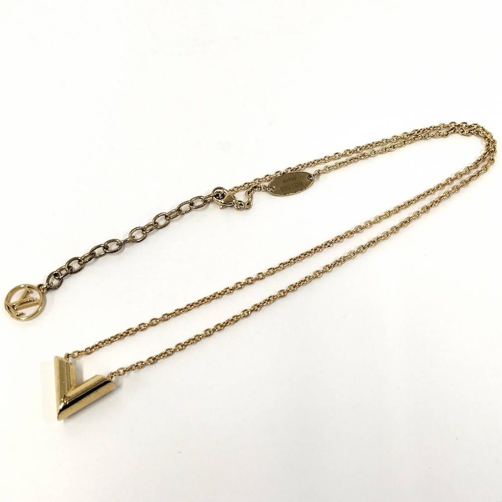 Louis Vuitton Essential Necklace Plated Gold — view 3