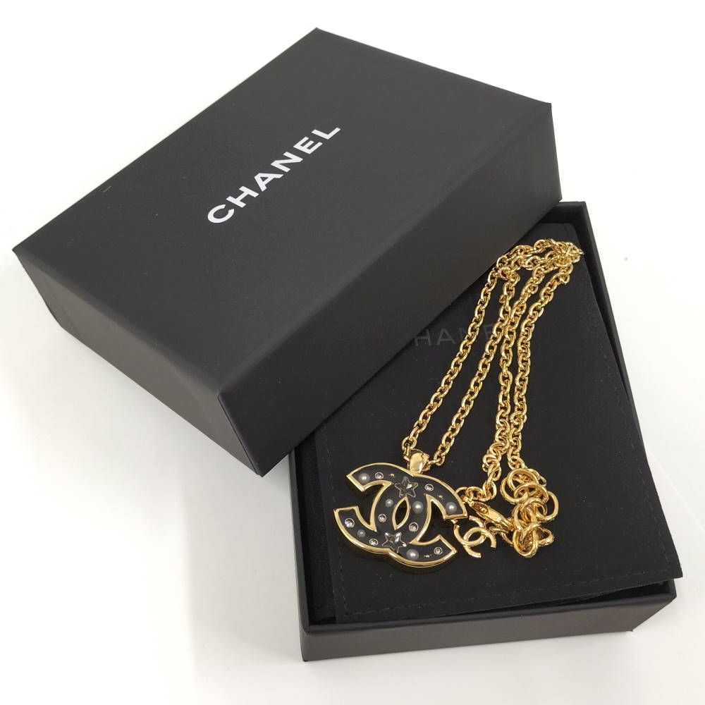 Chanel Necklace CC Logo Plated Gold — view 7