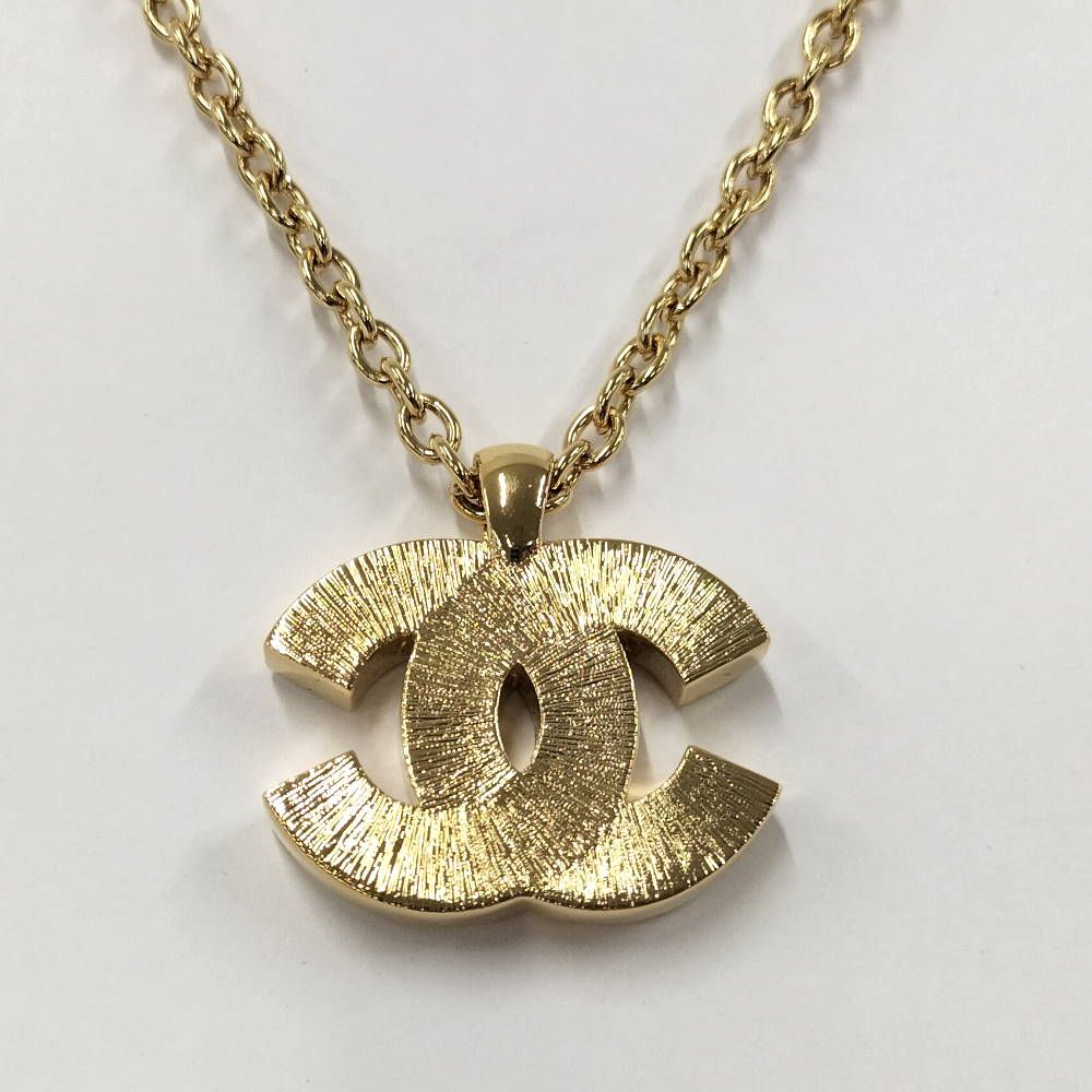 Chanel Necklace CC Logo Plated Gold — view 2