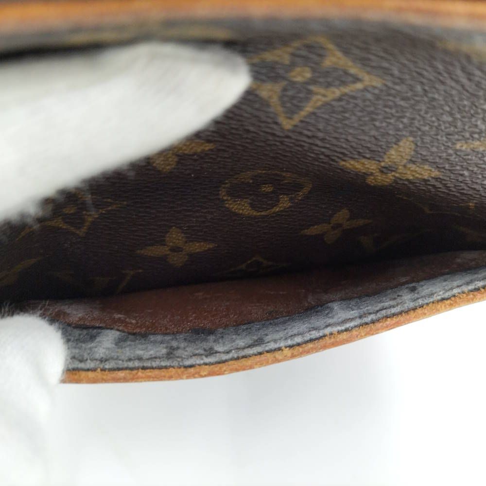 Louis Vuitton Danube Shoulder Bag Monogram — view 9