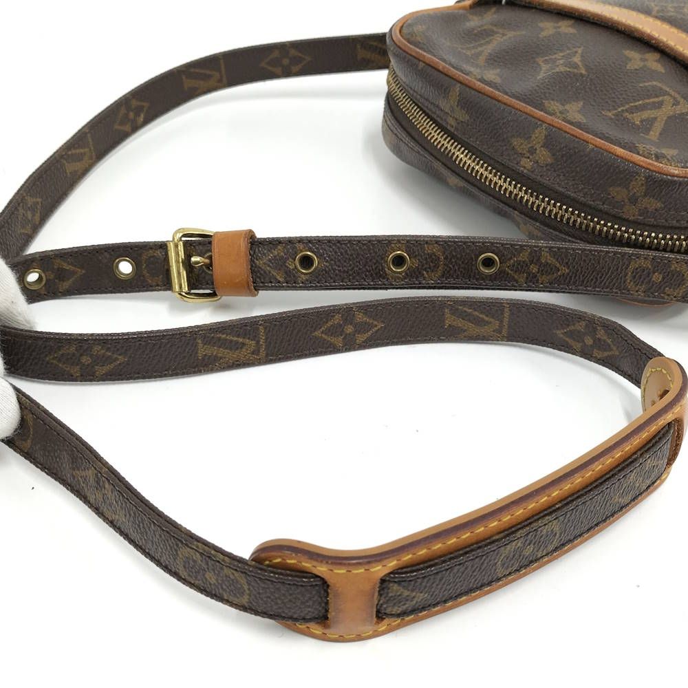 Louis Vuitton Danube Shoulder Bag Monogram — view 4