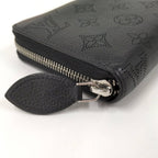 Louis Vuitton Zippy Wallet Mahina Monogram Noir Black — view 4
