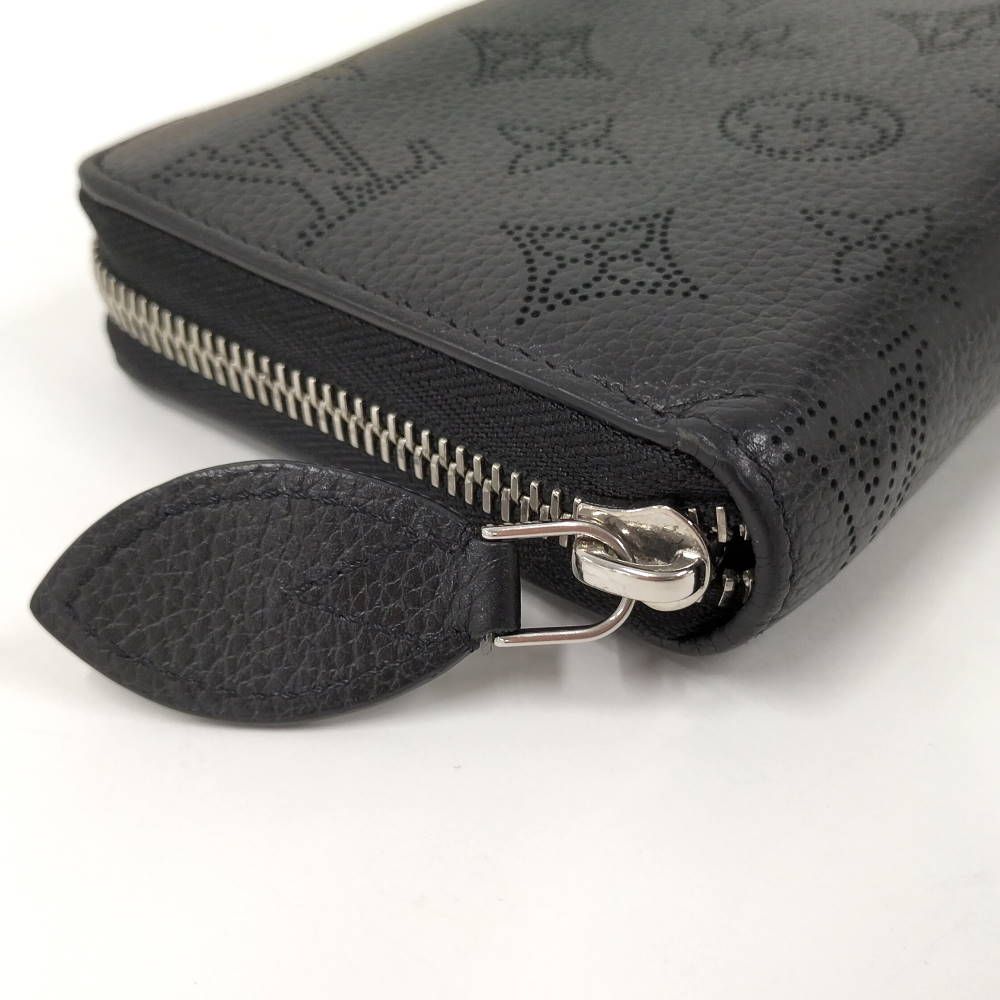 Louis Vuitton Zippy Wallet Mahina Monogram Noir Black — view 4
