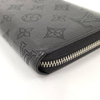 Louis Vuitton Zippy Wallet Mahina Monogram Noir Black — view 6