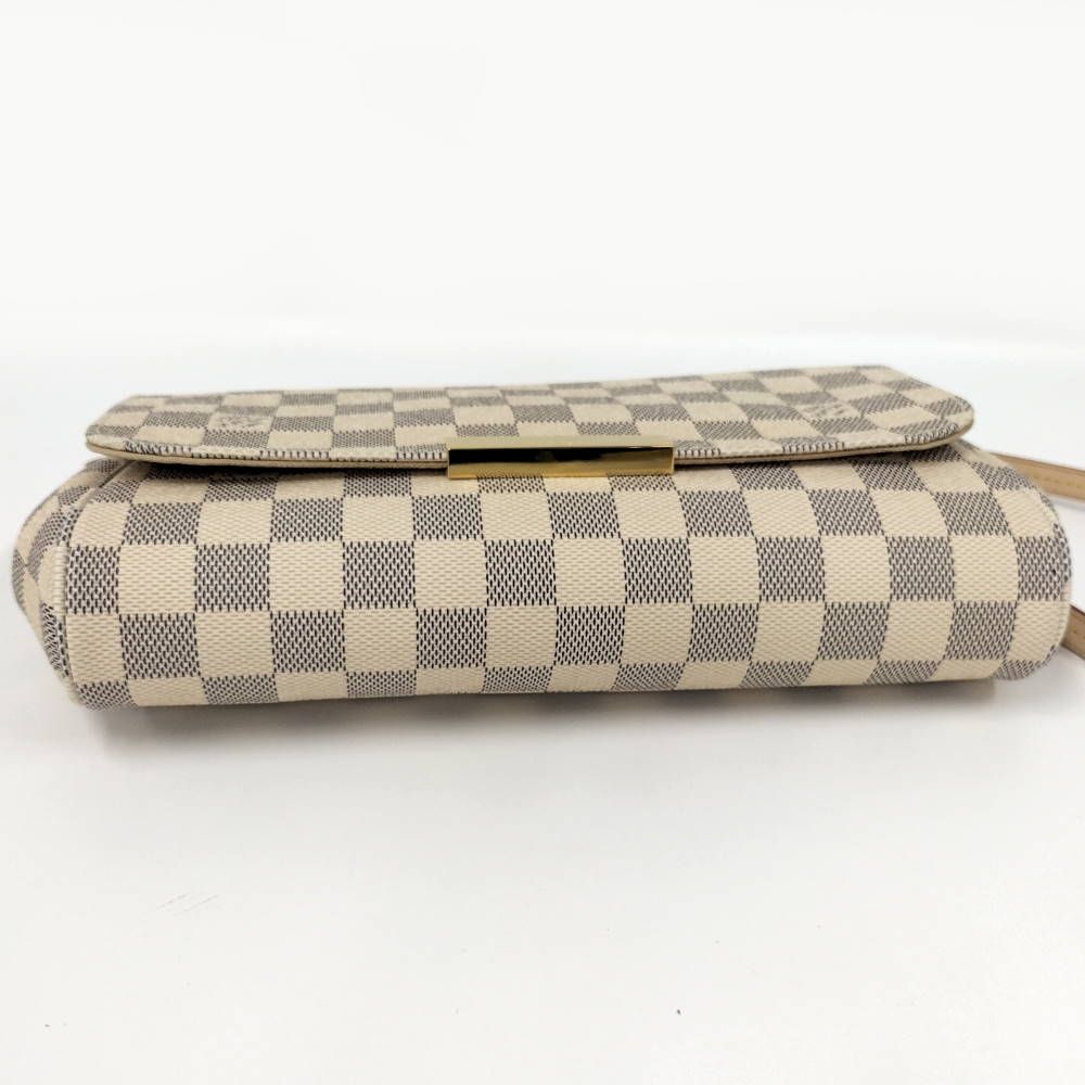 Louis Vuitton Favorite MM Damier Azur Shoulder Bag — view 5