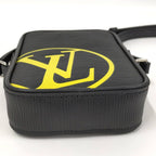 Louis Vuitton Danube PM LV Circle Shoulder Bag Epi Leather Noir Black — view 5