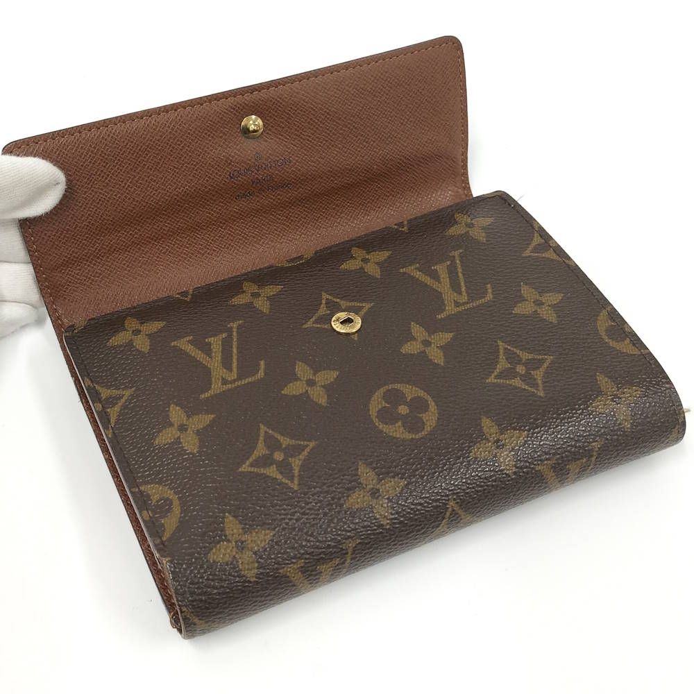 Louis Vuitton Pochette Passpole Trifold Wallet with Passcase Monogram — view 3