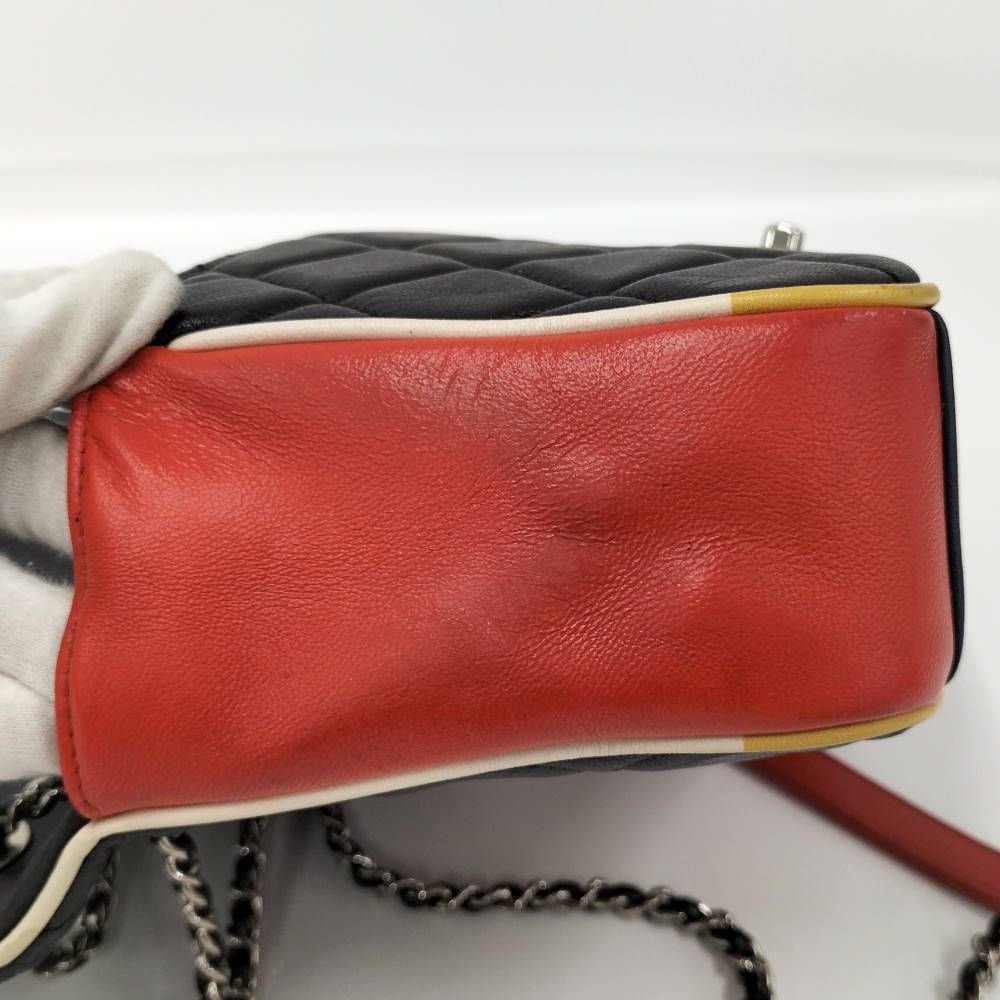 Chanel Quilted Chain Shoulder Bag Lambskin — view 7