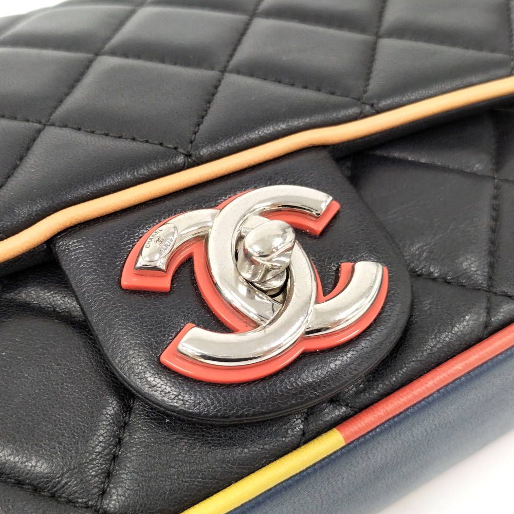Chanel Quilted Chain Shoulder Bag Lambskin — view 6