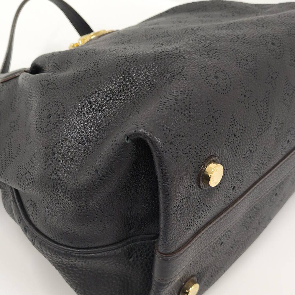 Louis Vuitton Seal PM Handbag Monogram Mahina — view 3