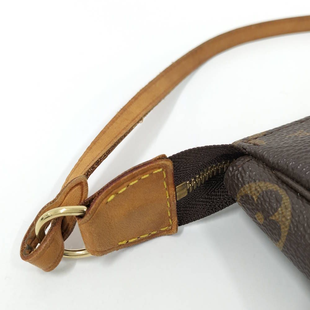 Louis Vuitton Pochette Handbag Monogram — view 7