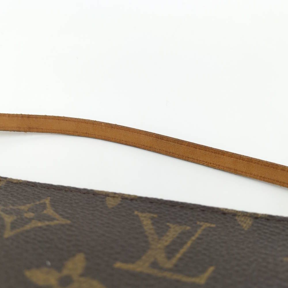 Louis Vuitton Pochette Handbag Monogram — view 5
