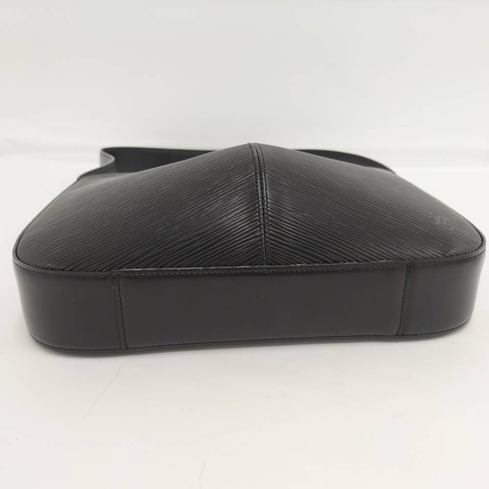 Louis Vuitton Reverie Shoulder Bag Epi Noir Black — view 4