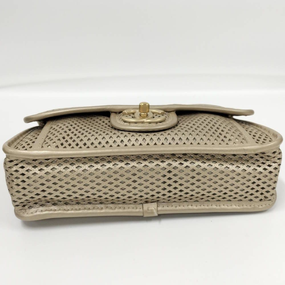 Chanel CC Logo Double Chain Shoulder Bag Leather Mesh Gold — view 4