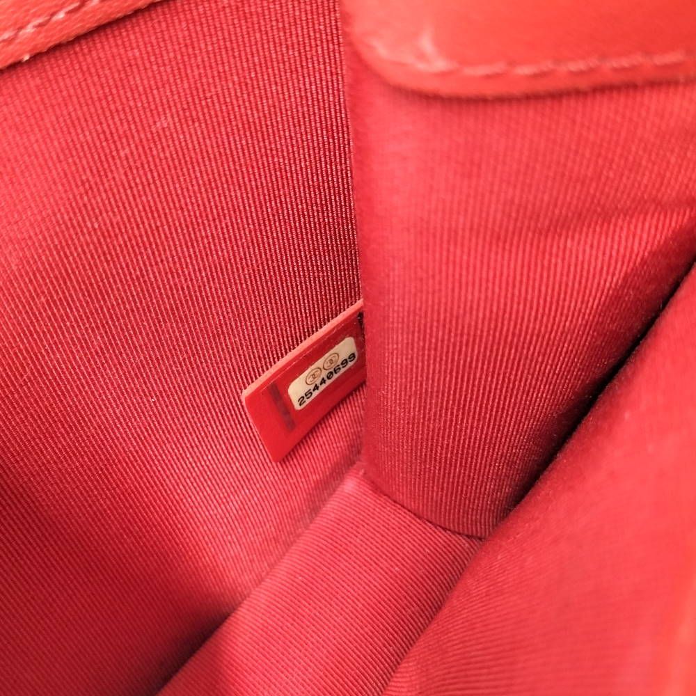 Chanel Chain Shoulder Bag CC Logo Quilted Leather Red — view 9