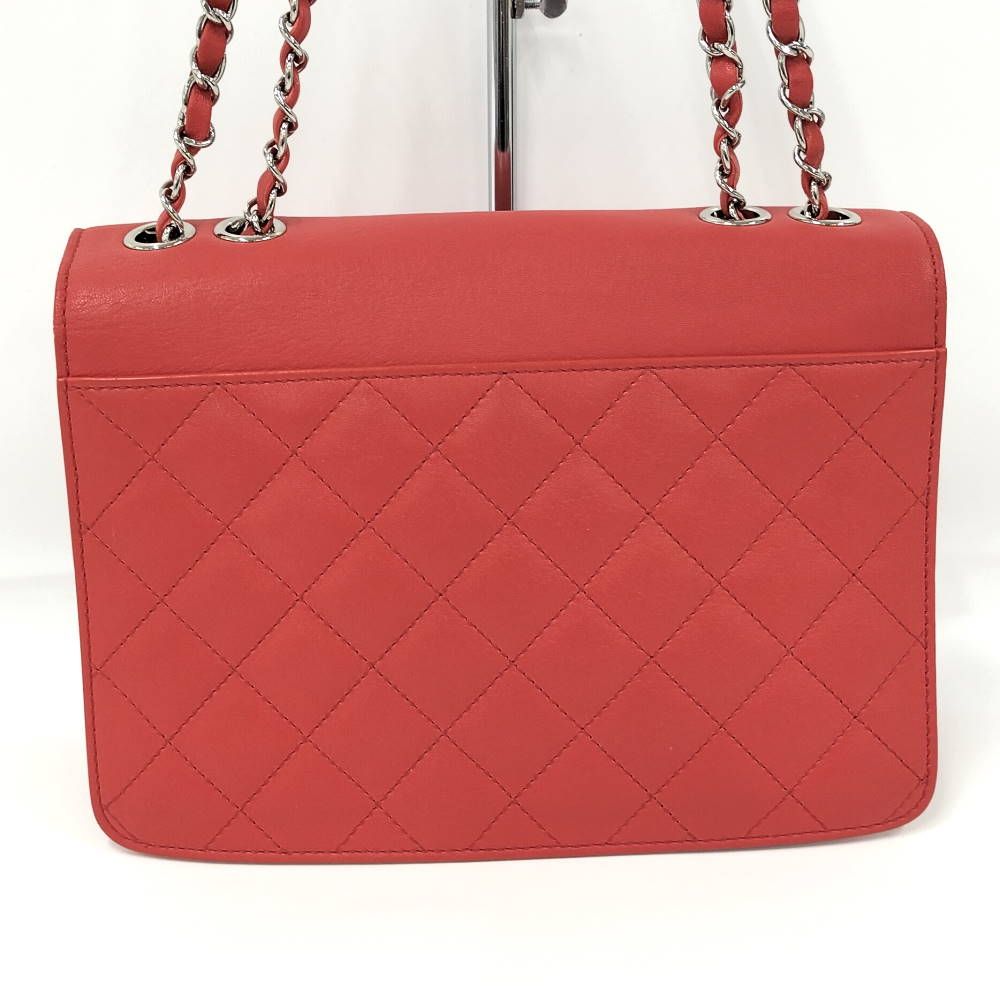 Chanel Chain Shoulder Bag CC Logo Quilted Leather Red — view 2