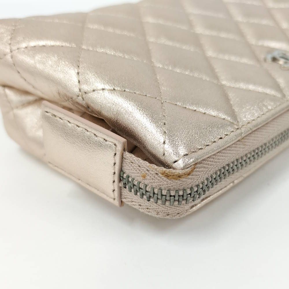 Chanel Quilted Cosmetic Pouch Metallic CC Logo Lambskin Pink — view 6