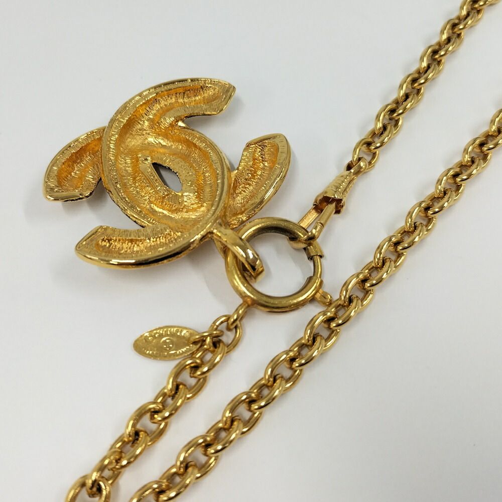 Chanel CC Logo Necklace Plated Gold — view 5