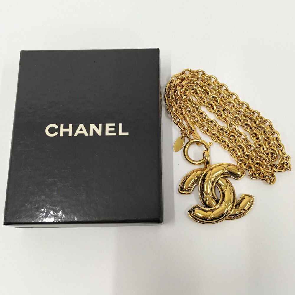 Chanel CC Logo Necklace Plated Gold — view 7