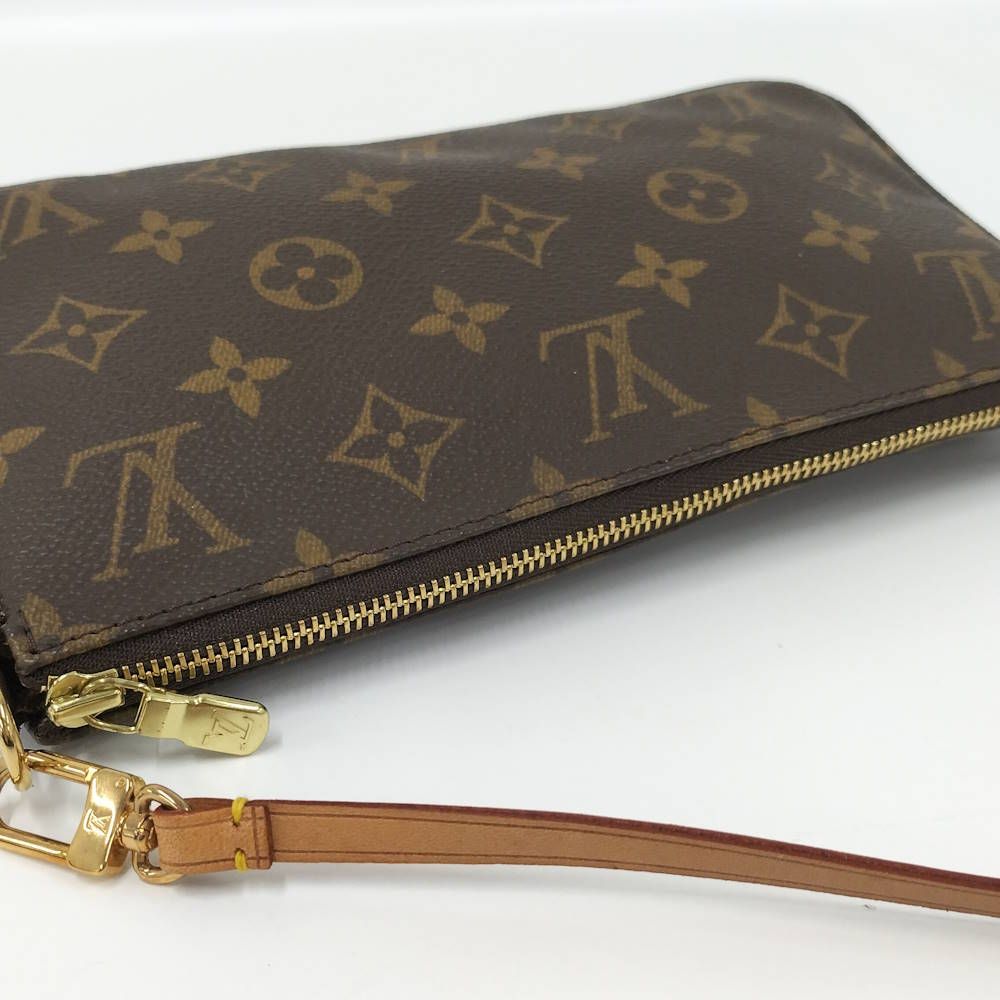 Louis Vuitton Pochette Handbag Monogram — view 8