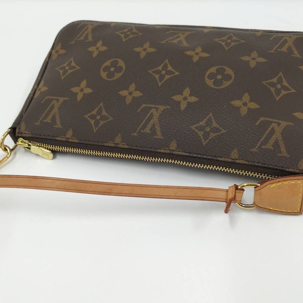 Louis Vuitton Pochette Handbag Monogram — view 6