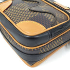 Louis Vuitton Amazon Messenger Collaboration Damier Giant Shoulder Bag — view 5