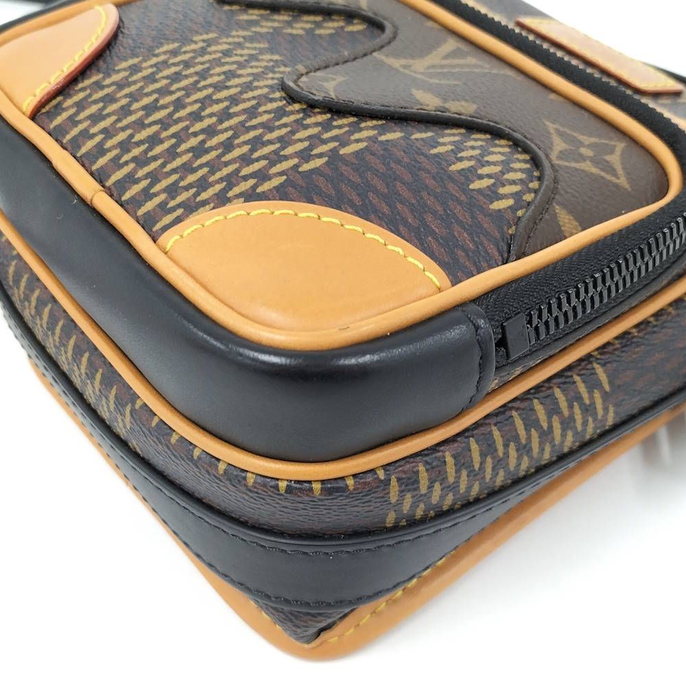 Louis Vuitton Amazon Messenger Collaboration Damier Giant Shoulder Bag — view 5