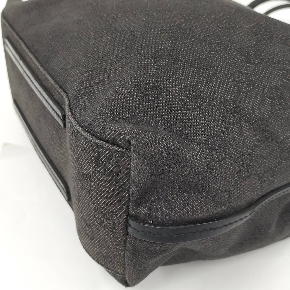 Gucci Shoulder Bag GG Canvas Black — view 5