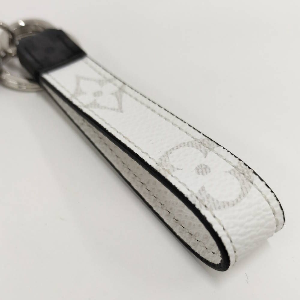 Louis Vuitton Key Holder Dragonne Monogram White Silver — view 3