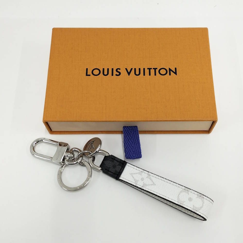 Louis Vuitton Key Holder Dragonne Monogram White Silver — view 7