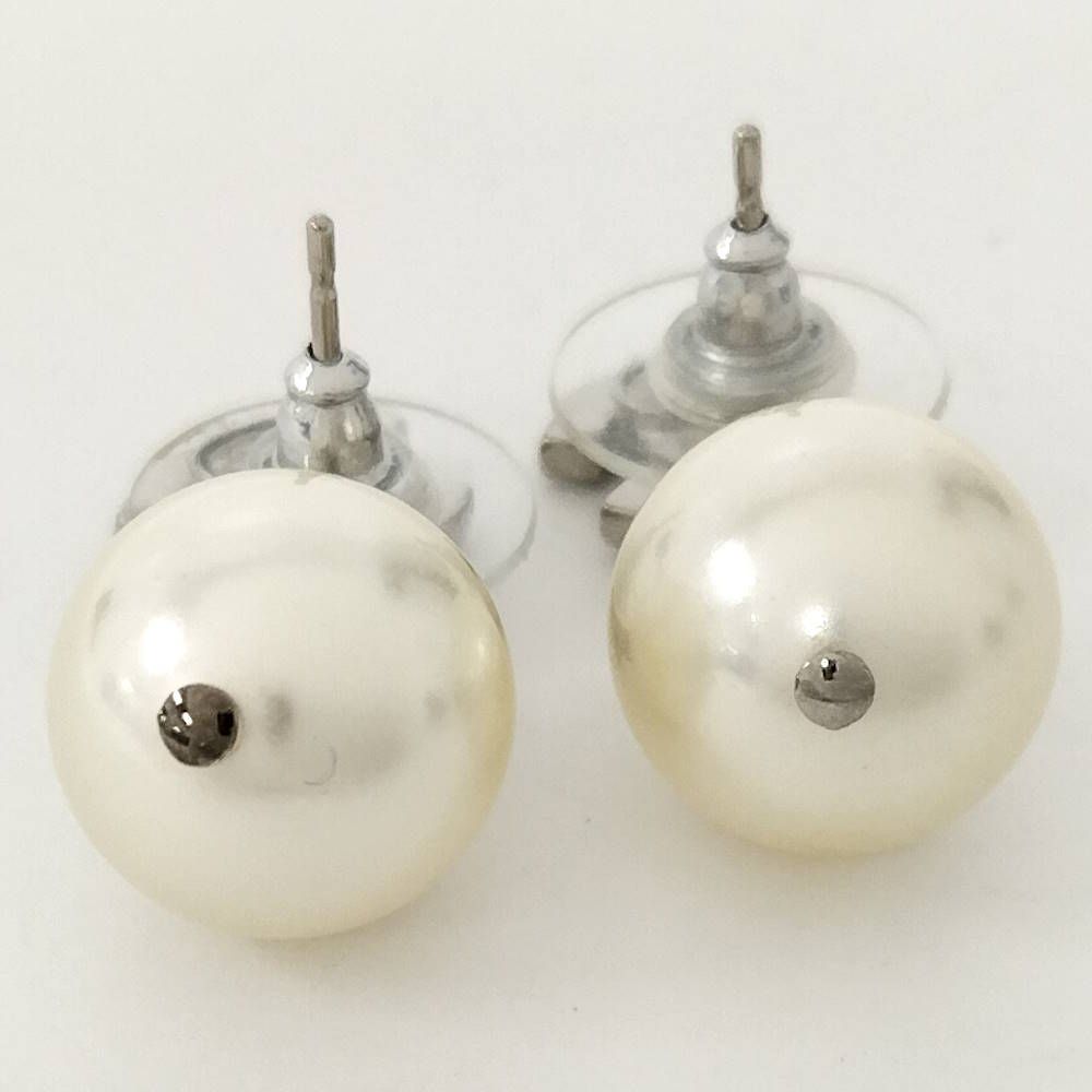 Chanel Earrings CC Logo Pearl Plated Silver — view 6