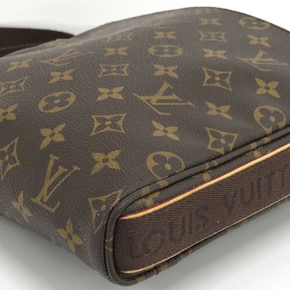 Louis Vuitton Trotteur Boble Shoulder Bag Monogram — view 5