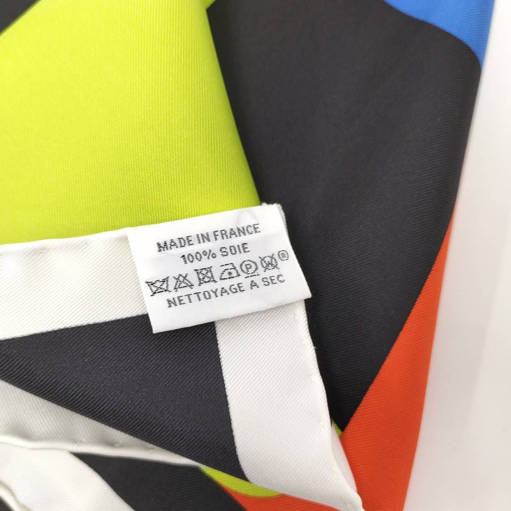 Hermes Carre 42 Hose Multicolor Serpentine Pierre Chien Pawn Silk Scarf — view 8