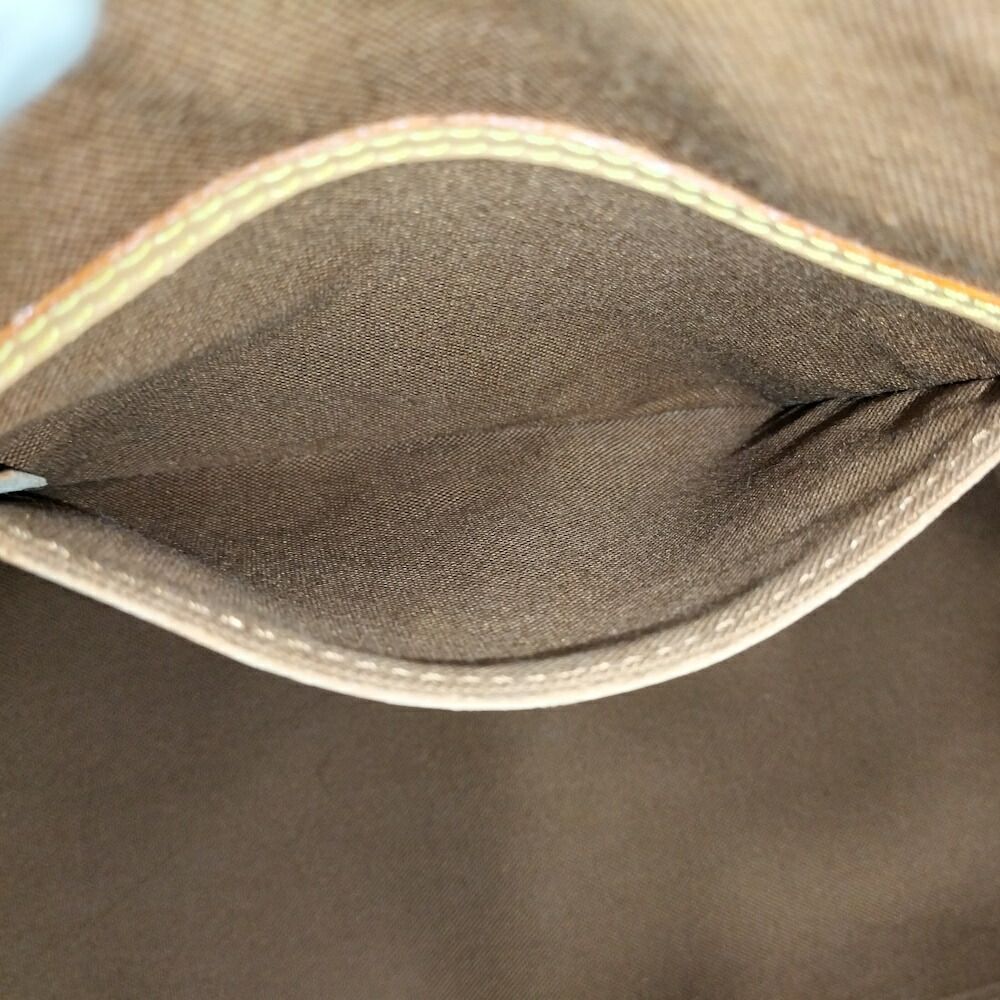 Louis Vuitton Alma Handbag Monogram — view 9