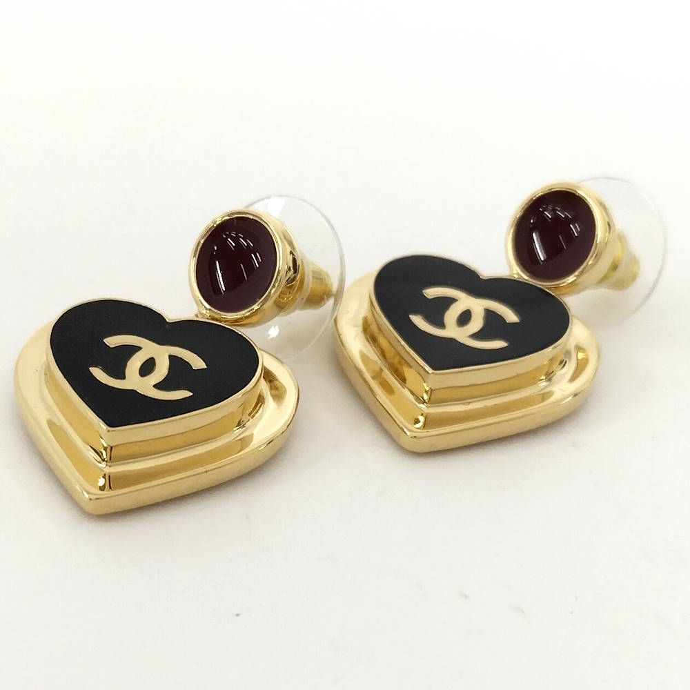 Chanel Earrings Heart CC Logo Plated Gold — view 5