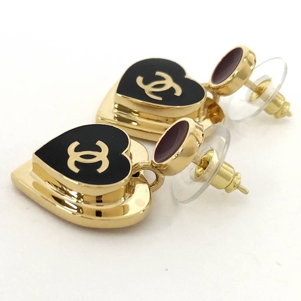 Chanel Earrings Heart CC Logo Plated Gold — view 4