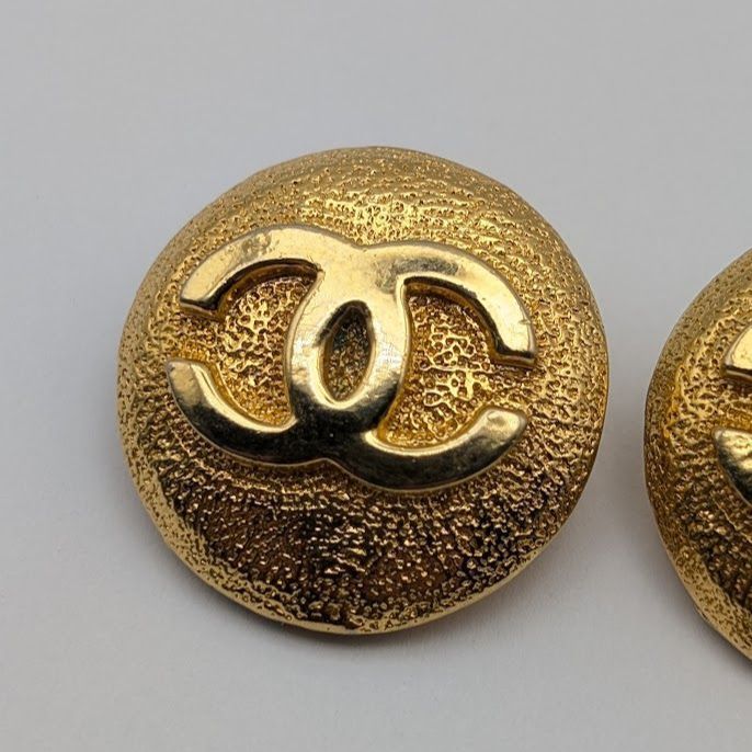 Chanel Earrings CC Logo Round Circle Gold Vintage 23 — view 3
