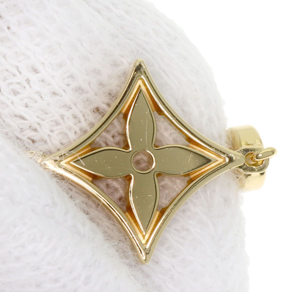 Louis Vuitton Pendant Monogram Idylle Diamond Necklace 18k Yellow Gold — view 5