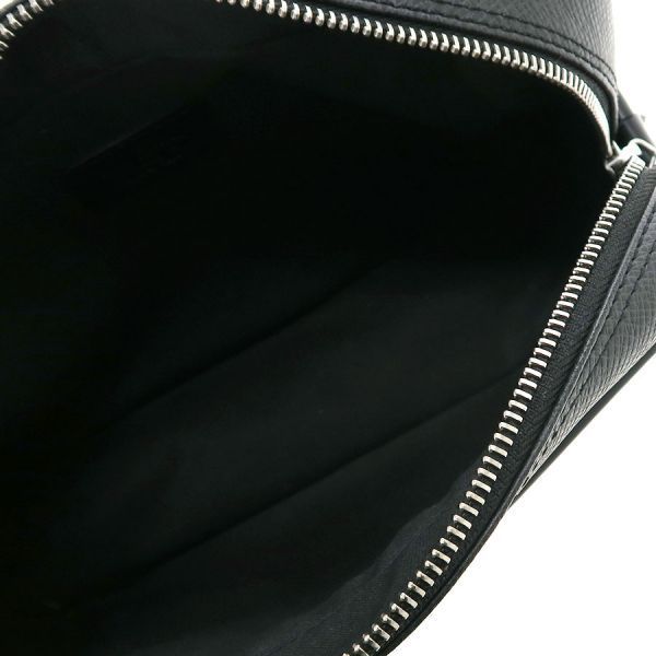Louis Vuitton Taiga Clutch — view 7