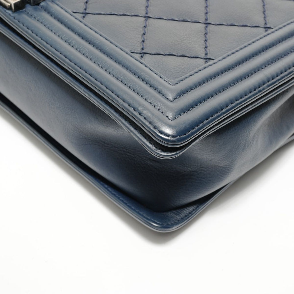Chanel Shoulder Bag No 19 — view 6