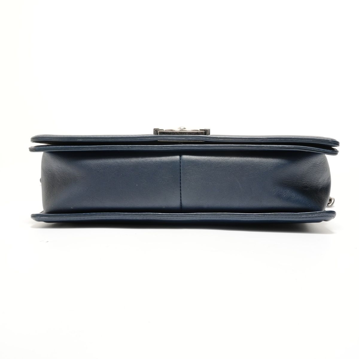 Chanel Shoulder Bag No 19 — view 7
