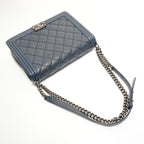 Chanel Shoulder Bag No 19 — view 8