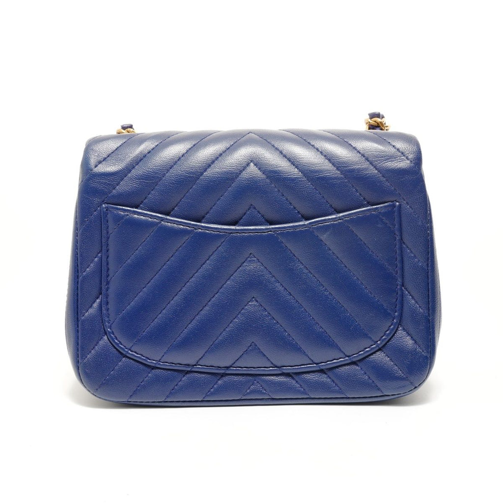 Chanel Shoulder Bag Chez Blanc Lambskin — view 2