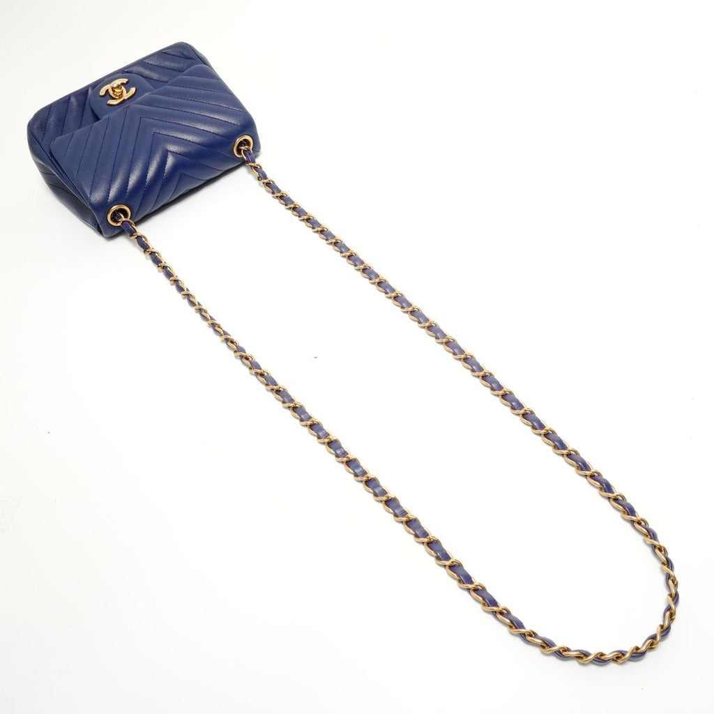 Chanel Shoulder Bag Chez Blanc Lambskin — view 8