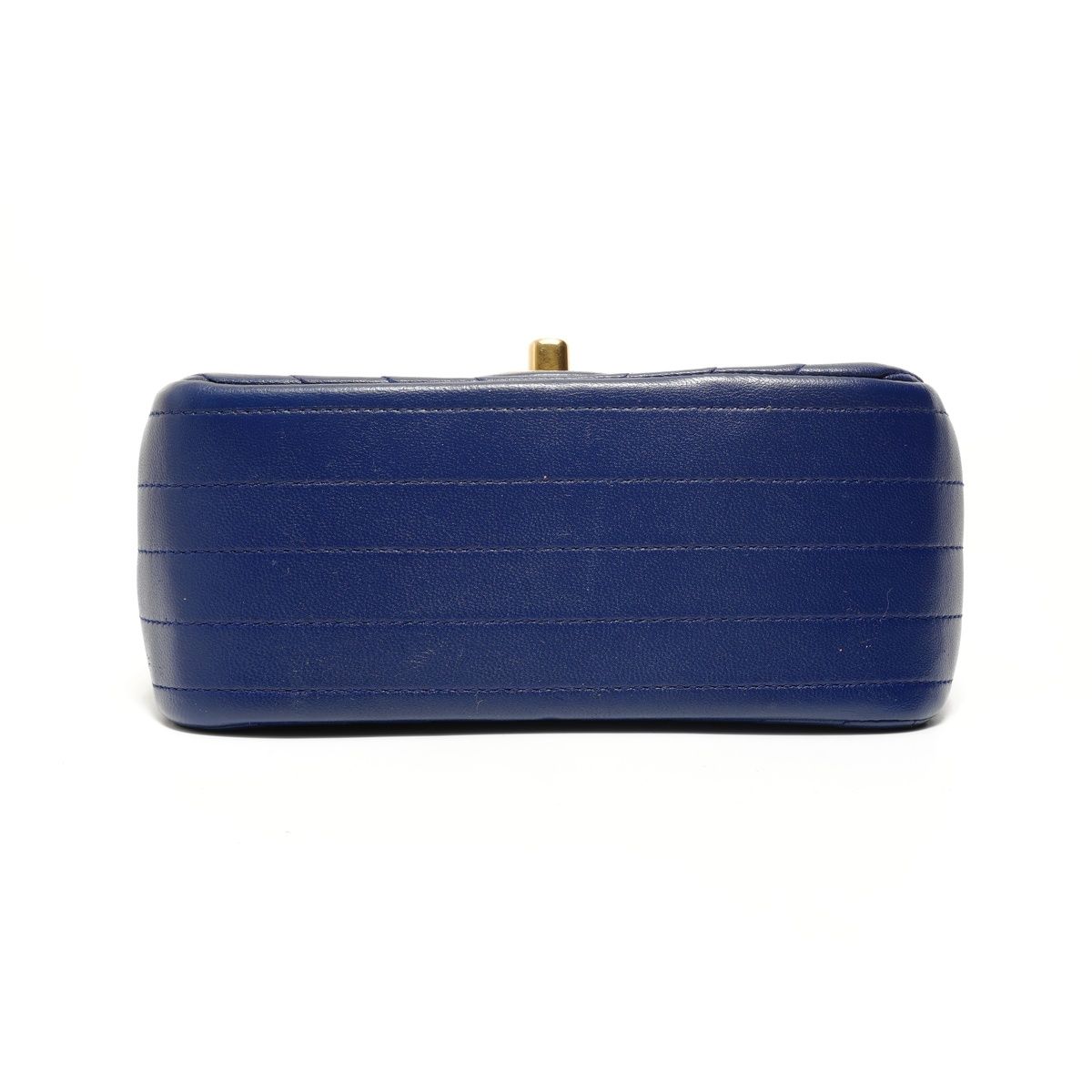 Chanel Shoulder Bag Chez Blanc Lambskin — view 7